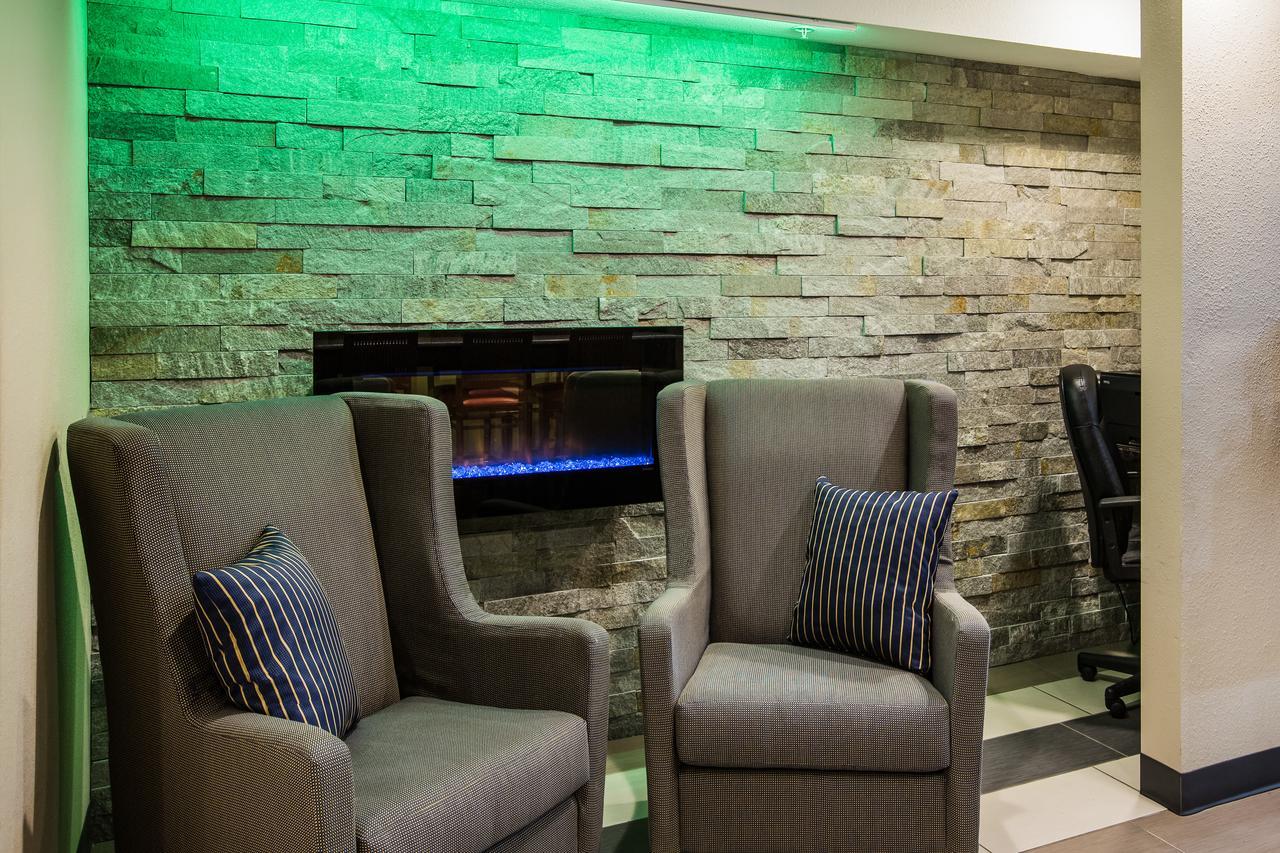 Baymont By Wyndham Cedar Rapids Hotel Exterior foto
